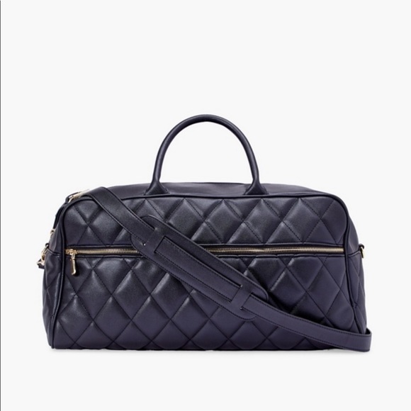 JustFab Handbags - New black quilted weekend bag